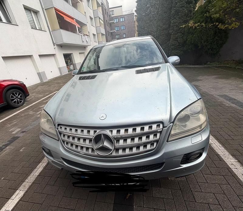 Gebraucht Mercedes ML350 272 PS (200 kW) 2007 Blau SUV
