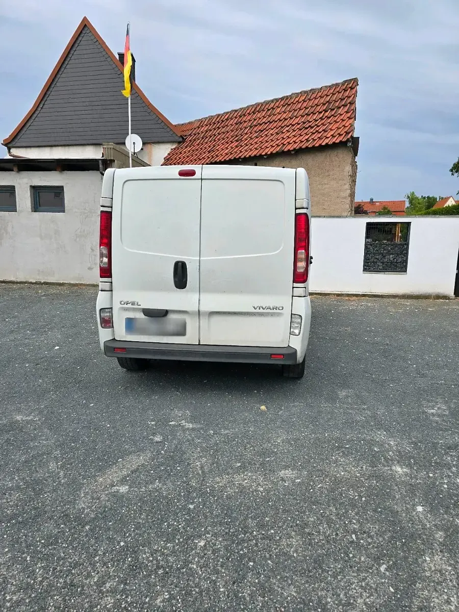 Gebraucht Opel Vivaro 90 PS (66 kW) 2010 Weiß Van / Kleinbus