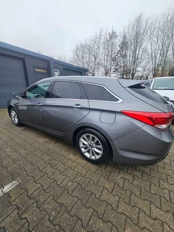 Gebraucht Hyundai i40 Trend 141 PS (103 kW) 2016 Silber Kombi