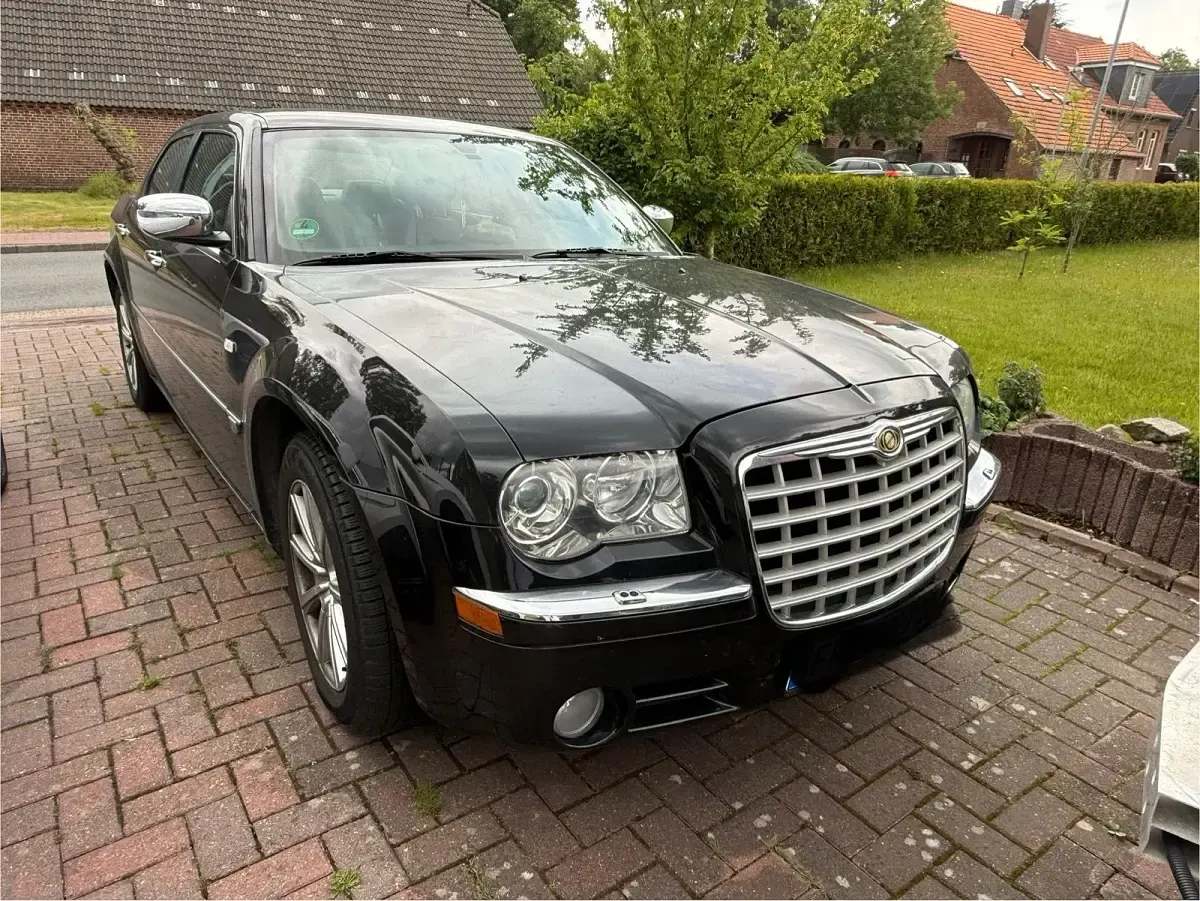 Second-hand Chrysler 300C 249 CP (183 kW) 2004 Negru Berlinǎ