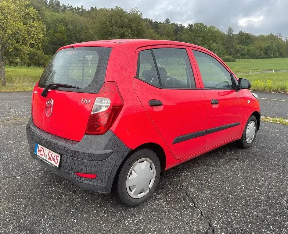 Usata Hyundai i10 67 CV (49 kW) 2011 Rosso Utilitaria