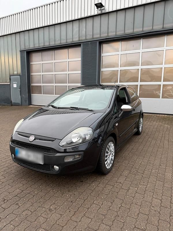 Schwarz Gebraucht 2010 Fiat Punto Evo Kleinwagen | 2.490 € (Etwas zu teuer) - Bild 1/4