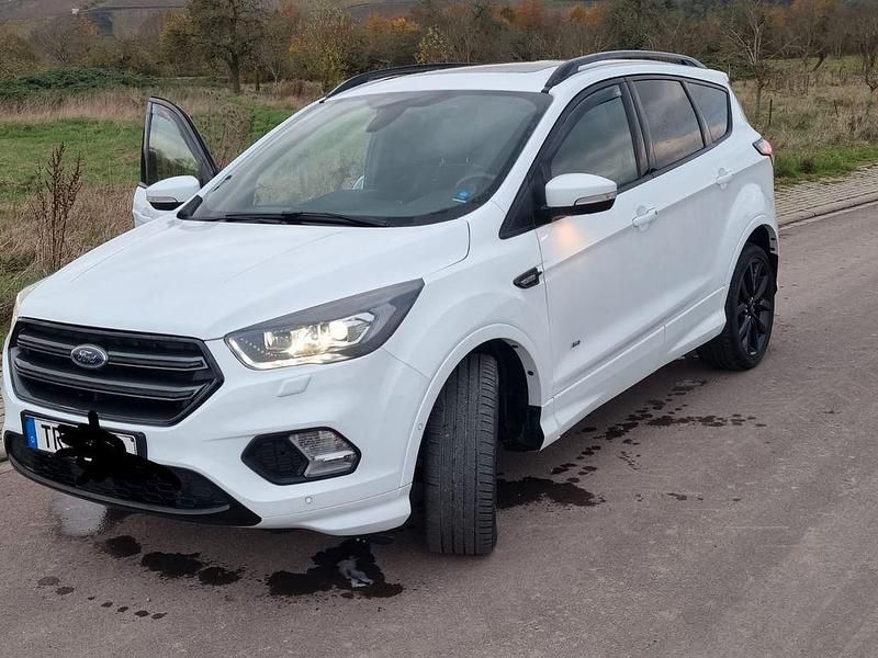 Gebraucht Ford Kuga ST-Line 179 PS (131 kW) 2018 Weiß SUV