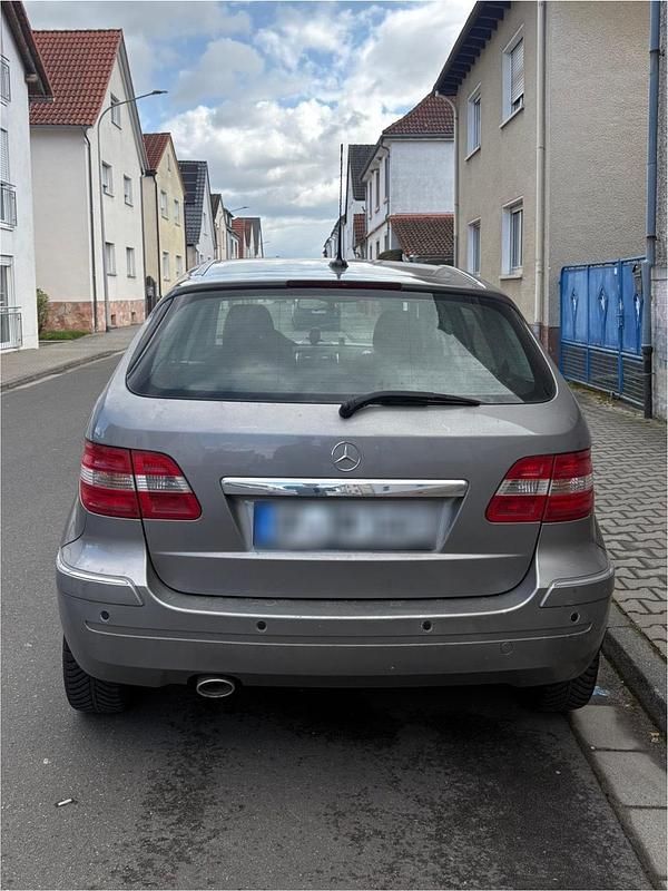 Gebraucht Mercedes B200 140 PS (102 kW) 2005 Grau Van / Kleinbus