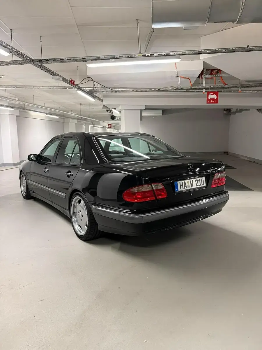 Gebraucht Mercedes E270 AMG 170 PS (125 kW) 2001 Schwarz Limousine