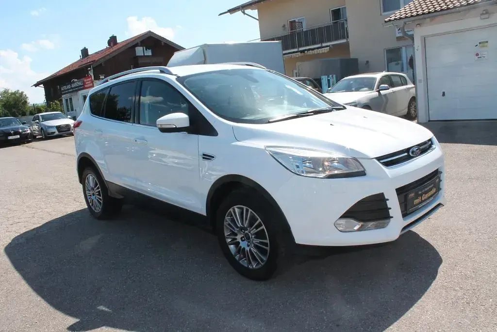 Gebraucht Ford Kuga 140 PS (102 kW) 2013 Weiß SUV