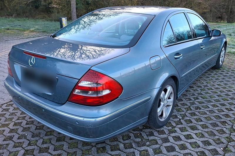 Gebraucht Mercedes E200 Avantgarde 163 PS (119 kW) 2003 Grau Limousine