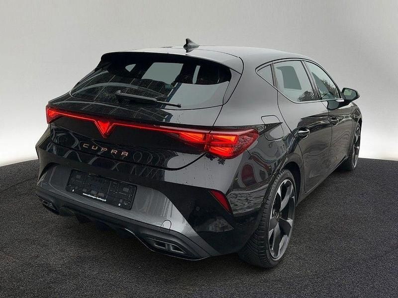 Gebraucht Cupra Leon 150 PS (110 kW) 2025 Midnight schwarz metallic Limousine