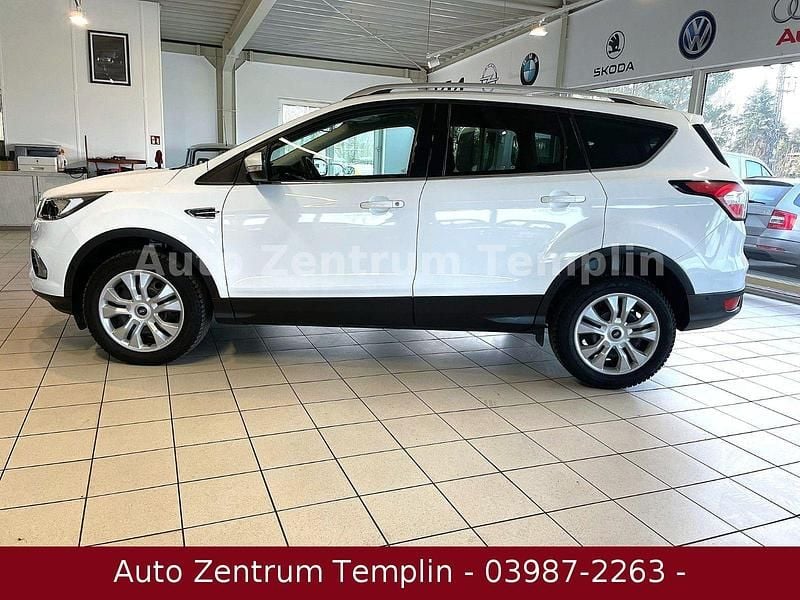 Second-hand Ford Kuga 120 CP (88 kW) 2019 Alb SUV