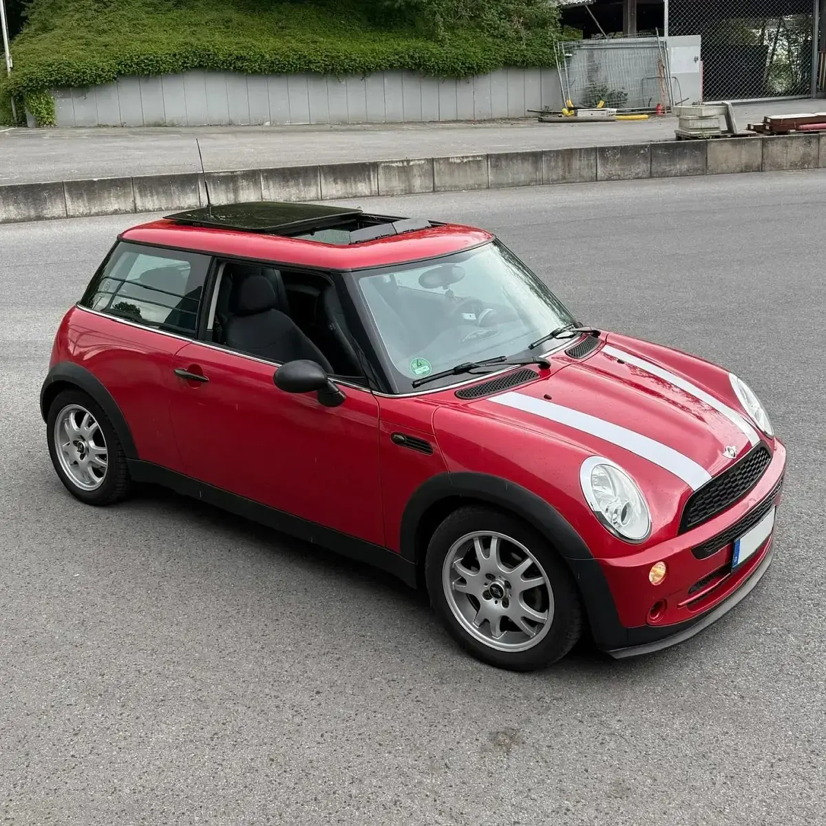 Käytetty Mini Cooper 90 HP (66 kW) 2005 Punainen Viistoperä