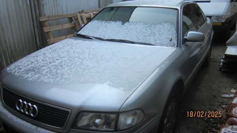 Silber Gebraucht 1995 Audi A8 Limousine | 2.965 € - Bild 1/4