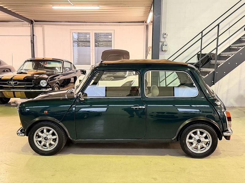 Usado Mini 1300 53 HP (38 kW) 1994 Verde Citadino