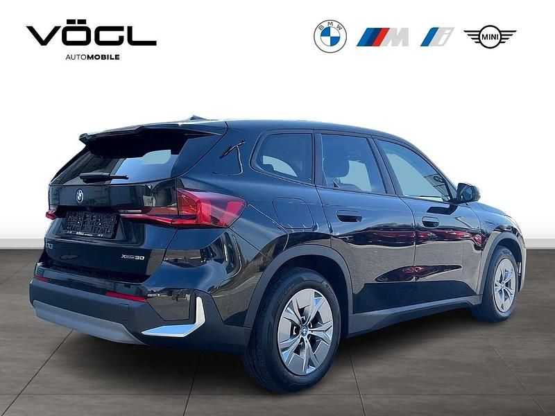 Gebraucht BMW iX1 Performance 225 kW (306 PS) 2023 Saphirschwarz SUV