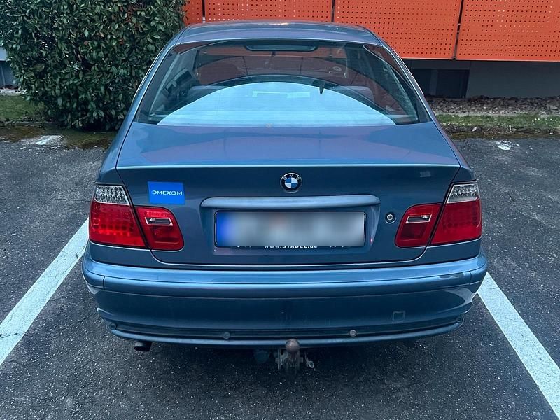 Gebraucht BMW 320 M Sport 170 PS (125 kW) 2001 Blau Limousine