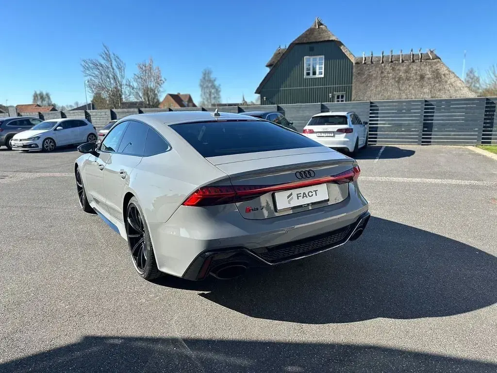 Gebraucht Audi RS7 Sportback Sport 600 PS (441 kW) 2022 Nardograu Kleinwagen