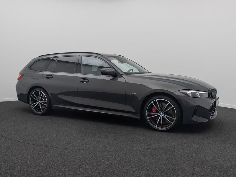 Gebraucht BMW 330e M Sport 292 PS (214 kW) 2022 Grau Limousine