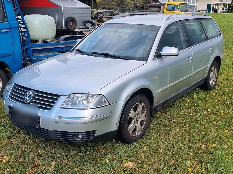 Gebraucht VW Passat 101 PS (74 kW) 2001 Silber Kombi