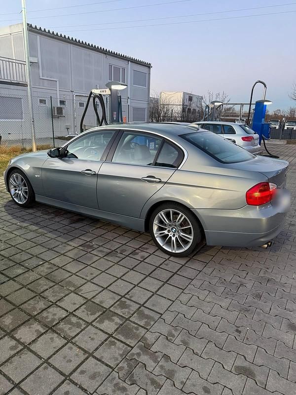 Gebraucht BMW 325 218 PS (160 kW) 2005 Blau Limousine