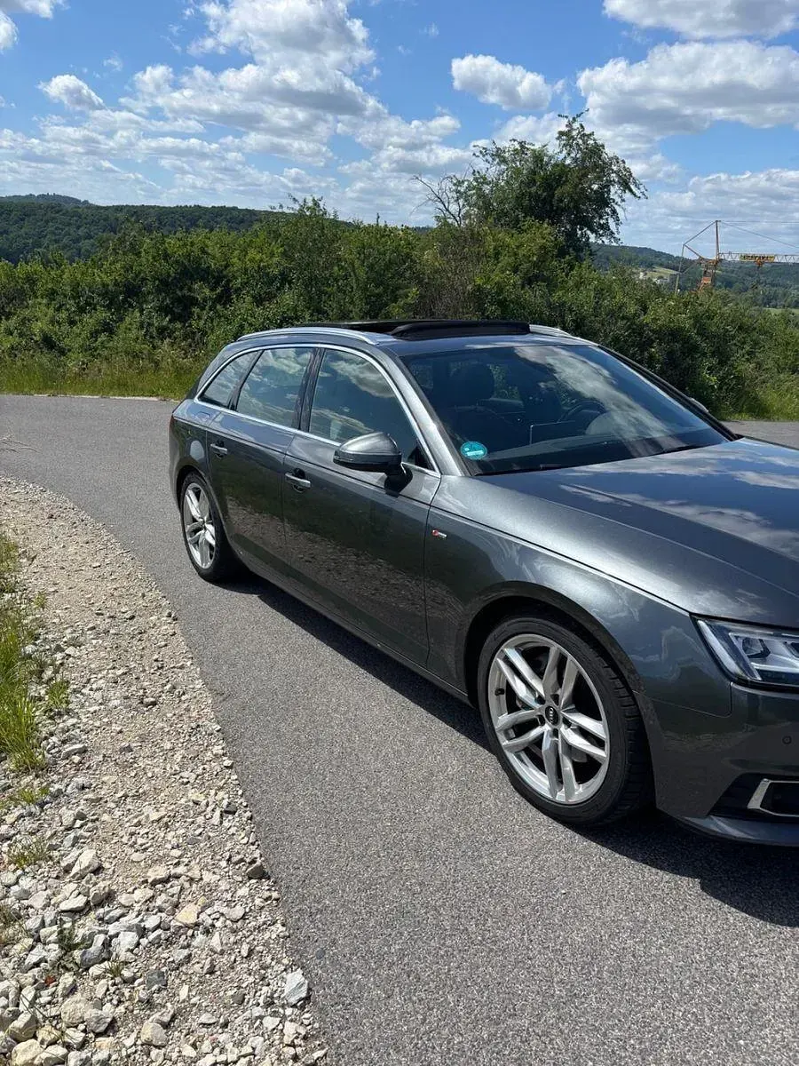 Gebraucht Audi A4 Ambiente 190 PS (139 kW) 2016 Grau Limousine