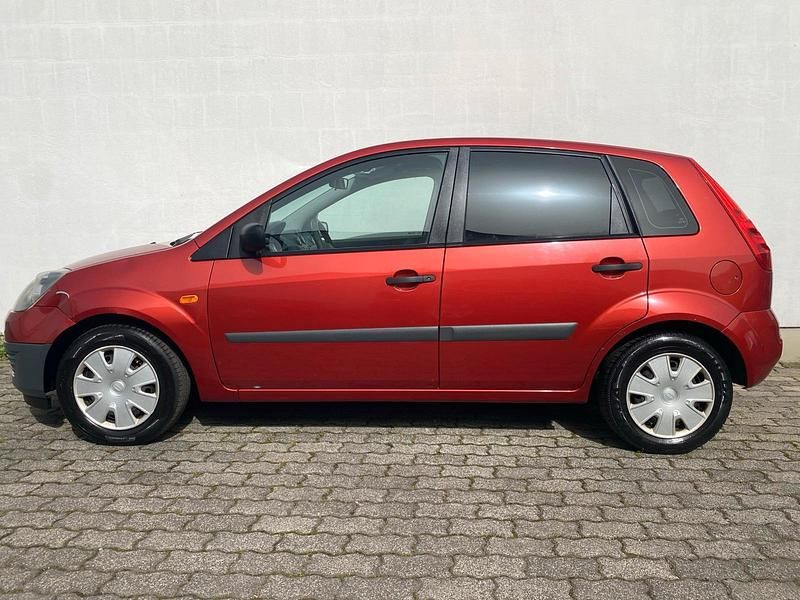 Gebraucht Ford Fiesta 69 PS (50 kW) 2006 Rot Kleinwagen