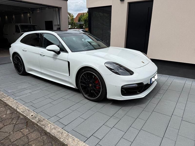 Weiß Gebraucht 2019 Porsche Panamera GTS Sport Turismo Limousine | 62.999 € (Superpreis) - Bild 1/4