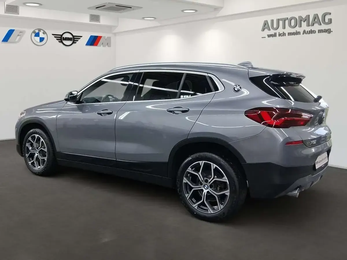 Gebraucht BMW X2 Sport Line 136 PS (100 kW) 2022 Silber SUV
