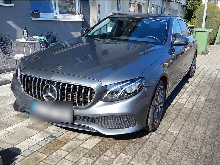Gebraucht Mercedes E350 211 PS (155 kW) 2018 Grau Limousine