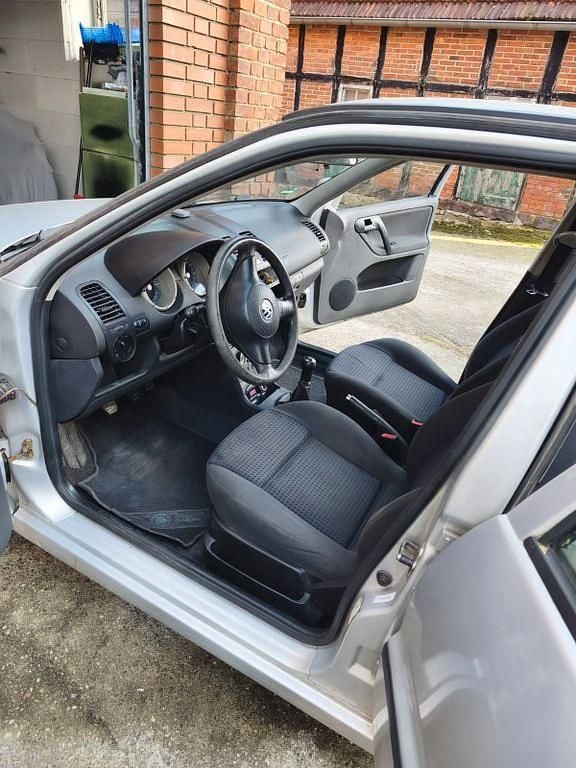 Gebraucht VW Polo Basis 60 PS (44 kW) 2000 Silber Limousine