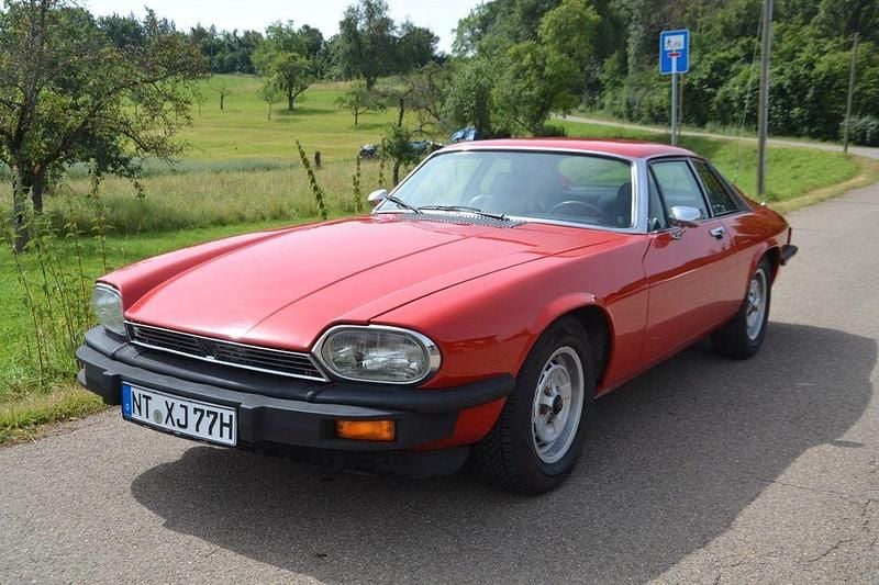 Rot Gebraucht 1977 Jaguar XJS Coupé | 19.900 € - Bild 1/4