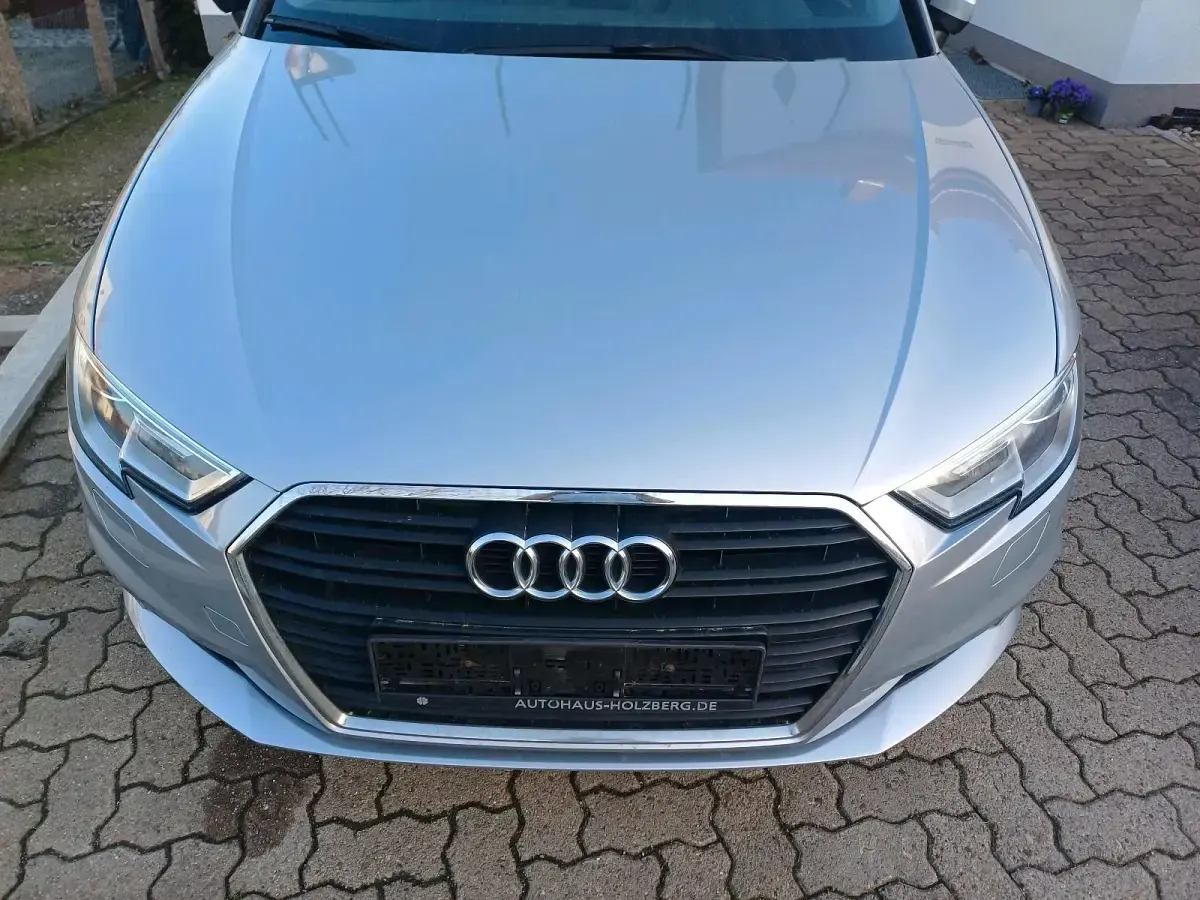 Gebraucht Audi A3 116 PS (85 kW) 2019 Silber Limousine
