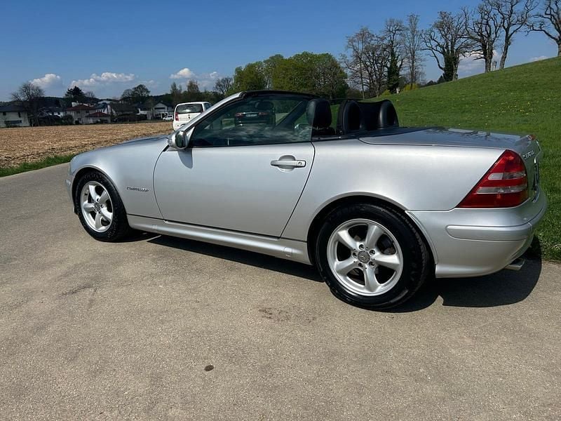 Second-hand Mercedes SLK200 2001 Argintiu Cabrio