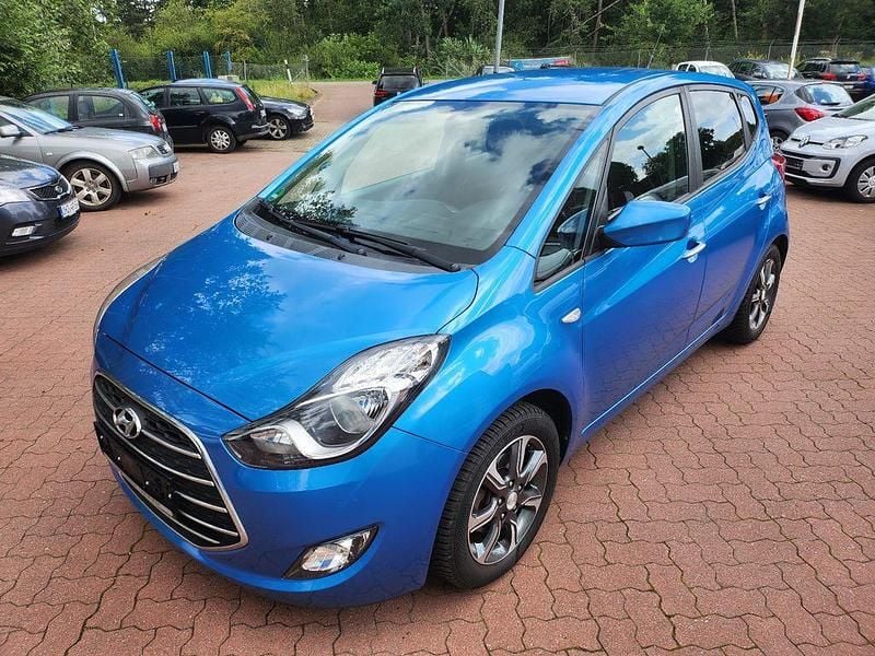 Blau Gebraucht 2017 Hyundai ix20 Van / Kleinbus | 9.650 € (Fairer Preis) - Bild 1/4