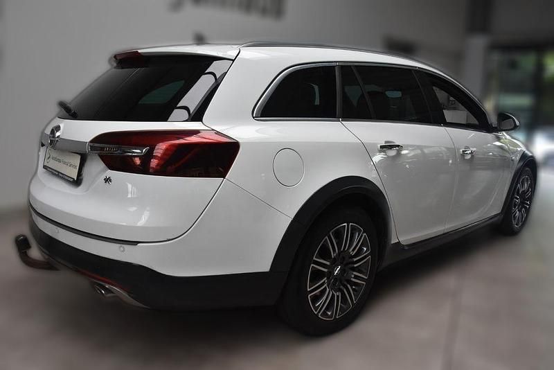 Gebraucht Opel Insignia Country Tourer 194 PS (142 kW) 2014 Weiß