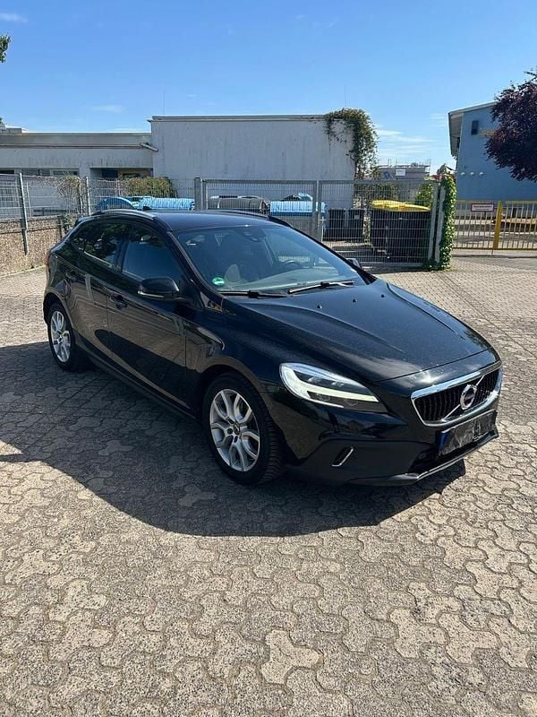 Schwarz Gebraucht 2016 Volvo V40 CC Momentum Kombi | 10.250 € (Guter Preis) - Bild 1/4