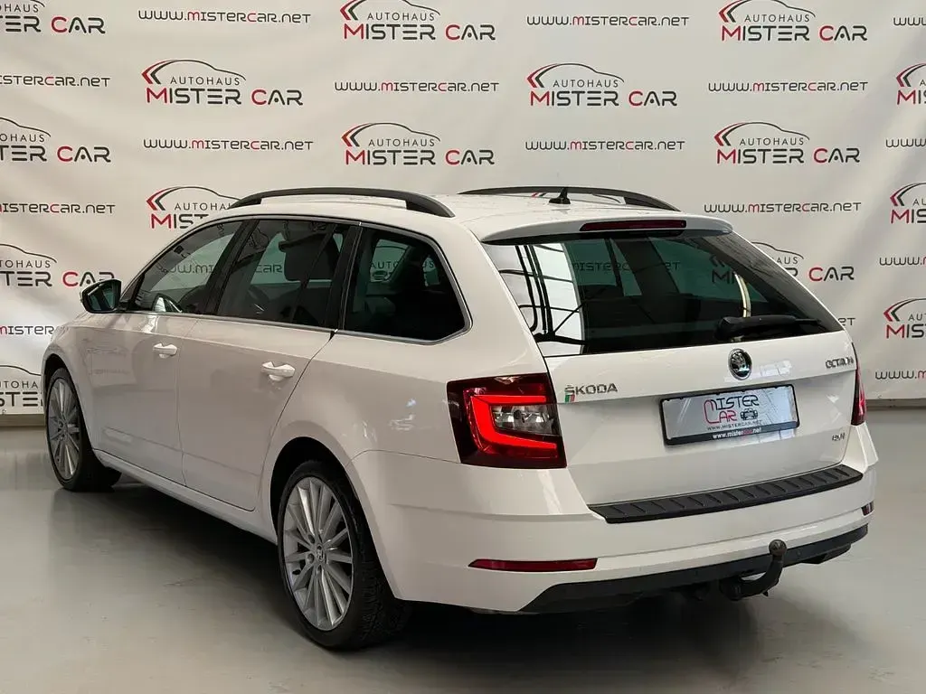 Gebraucht Skoda Octavia LAURIN & KLEMENT 184 PS (135 kW) 2017 Weiß Kombi
