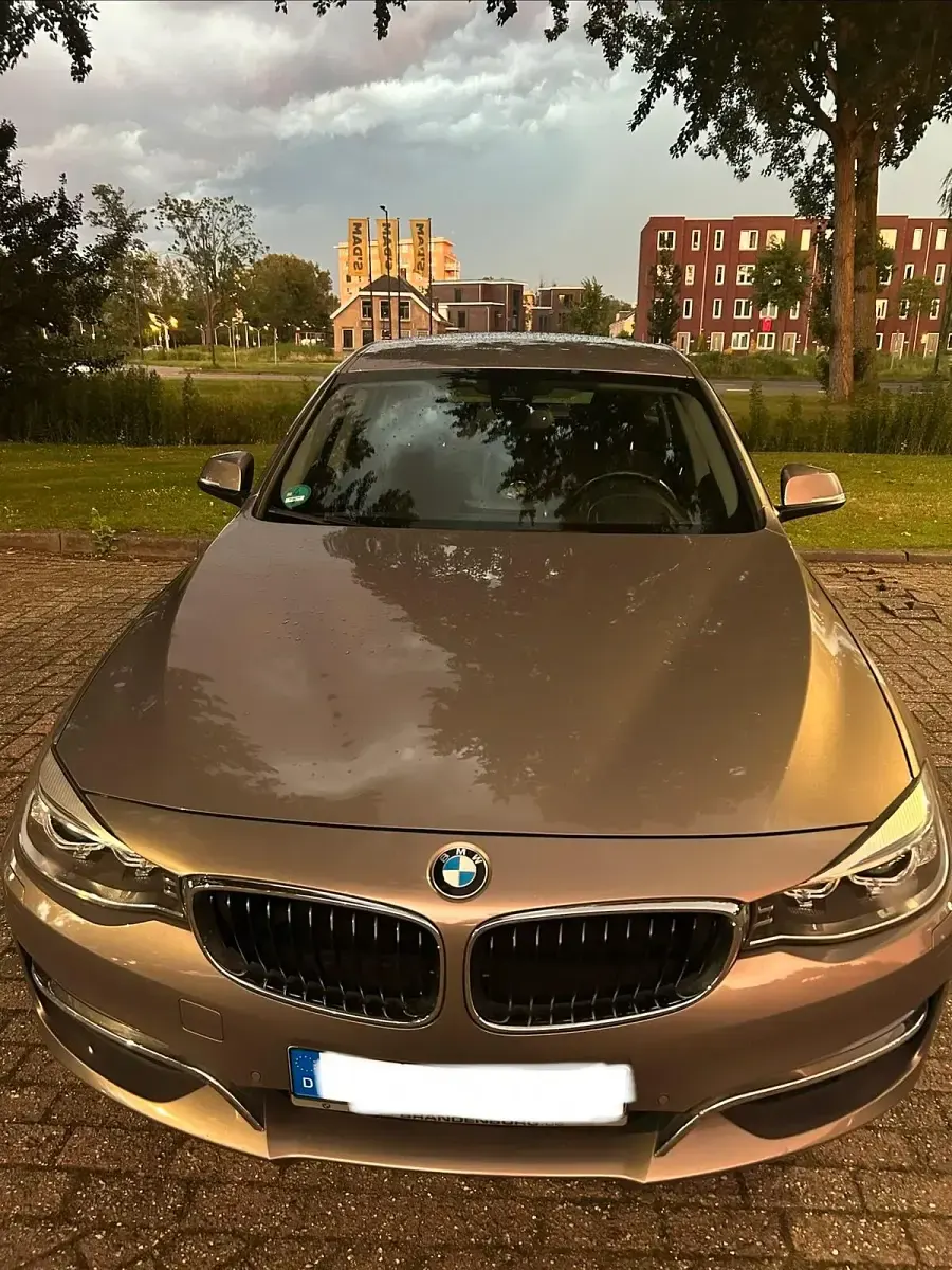 Gebraucht BMW 320 184 PS (135 kW) 2014 Beige Limousine