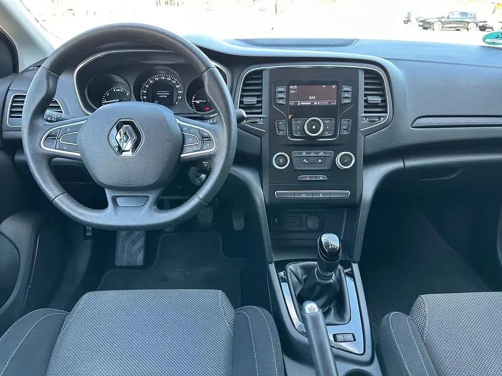 Gebraucht Renault Mégane Life 101 PS (74 kW) 2017 Blau Limousine