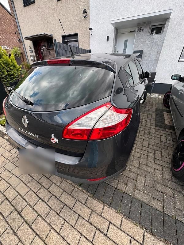 Schwarz Gebraucht 2009 Renault Mégane III Limousine | 8.000 € - Bild 1/4