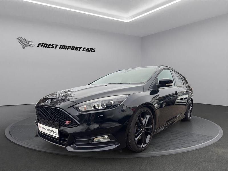 Gebraucht Ford Focus ST 250 PS (183 kW) 2018 Schwarz Limousine