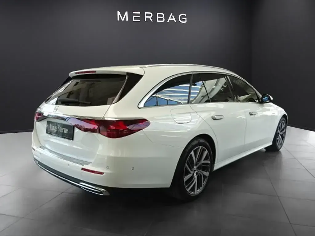 Gebraucht Mercedes E300 Avantgarde 313 PS (230 kW) 2024 Polarweiss Kombi
