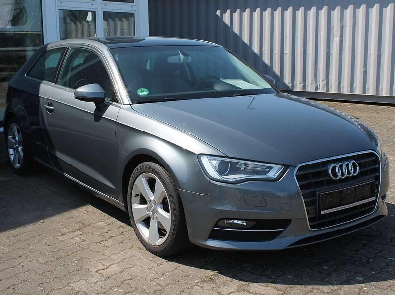 Grau Gebraucht 2013 Audi A3 Ambition SUV | 8.990 € (Fairer Preis) - Bild 1/4