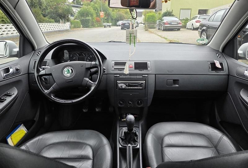 Gebraucht Skoda Fabia 75 PS (55 kW) 2002 Silber Kleinwagen