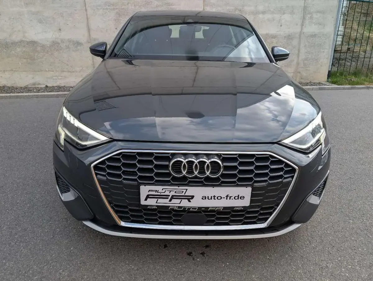 Używany Audi A3 Advanced 150 KM (110 kW) 2021 Szary Sedan/Limuzyna