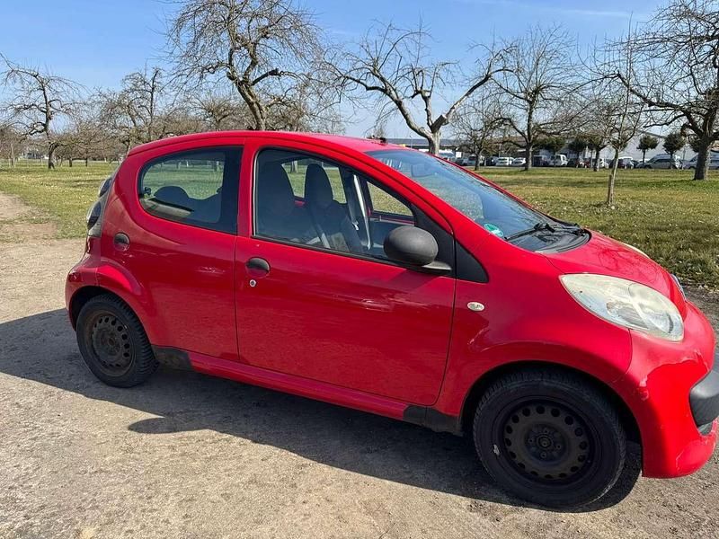 Gebraucht Citroën C1 Advance 68 PS (50 kW) 2008 Zu lackieren rot 3p0/deckende Kleinwagen