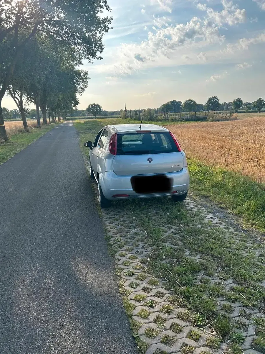 Gebraucht Fiat Grande Punto 65 PS (47 kW) 2008 Grau Kleinwagen