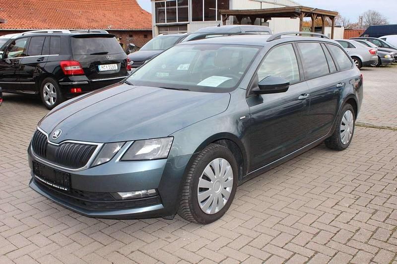 Quarzgrau Gebraucht 2018 Skoda Octavia Clever Kombi | 7.990 € (Fairer Preis) - Bild 1/4