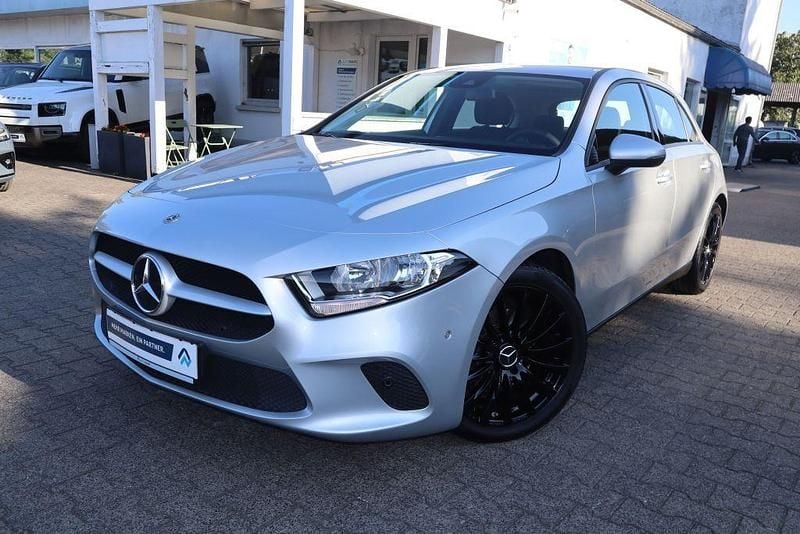 Iridiumsilber metalliclack Gebraucht 2019 Mercedes A200 Limousine | 19.980 € (Fairer Preis) - Bild 1/2