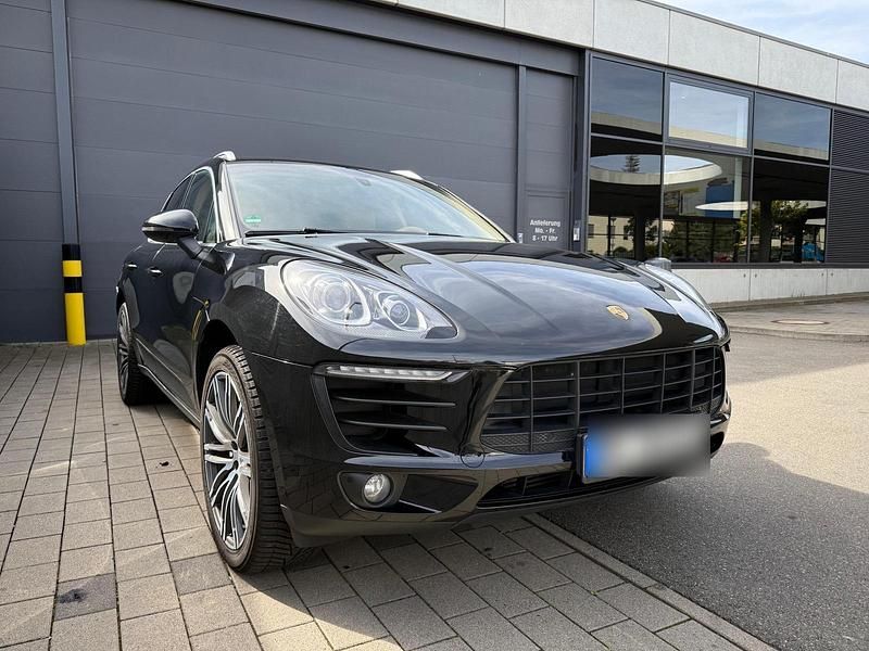 Schwarz Gebraucht 2014 Porsche Macan S SUV | 29.999 € (Fairer Preis) - Bild 1/4