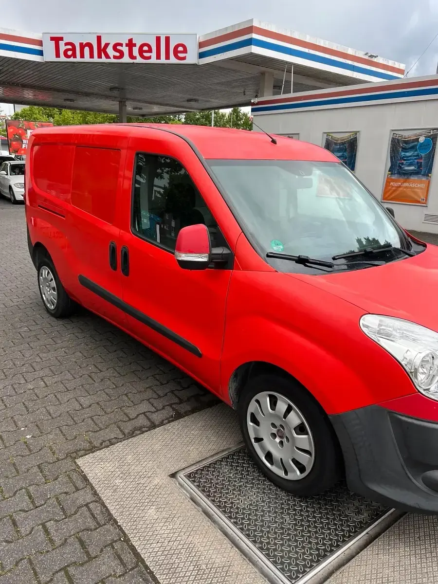 Brugt Fiat Doblò 101 HK (74 kW) 2012 Rød MPV