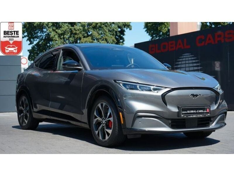 Carbonized gray (metallic) Gebraucht 2021 Ford Mustang Mach-E SUV | 27.885 € (Guter Preis) - Bild 1/4
